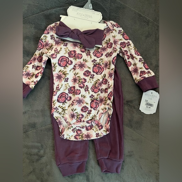 Baby Clothes - Picture 1 of 2